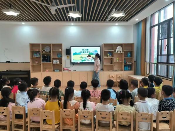 安全“童”行 谨防溺水——崇仁县高新区幼儿园防溺水安全教育主题活动(图3)