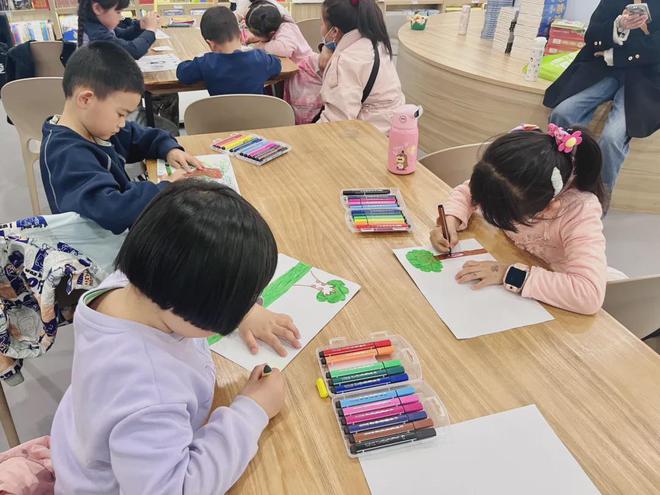 走进童诗童谣的奇妙世界：张菱儿老师与小读者共赴诗意之旅(图5)