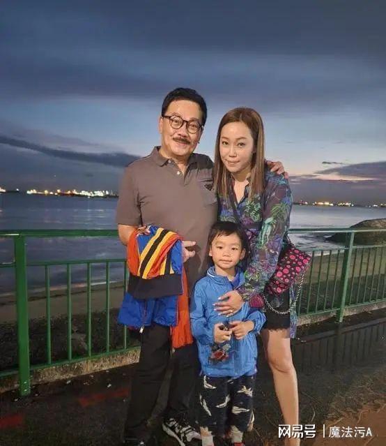 漫画教父黄玉郎受访：曾与黎姿相恋妻小37岁有子万事足(图8)